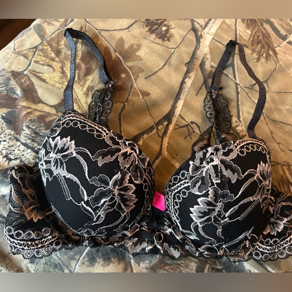 La SENZA Elegant Black with White Lace Bra